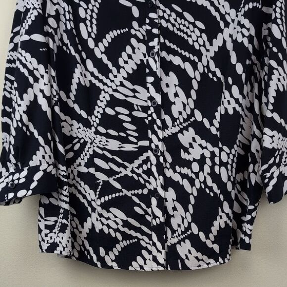 Chico's Navy & White Relaxed Button Down Shirt Top Wrinkle Resistant Size 3 (XL) - Picture 6 of 11